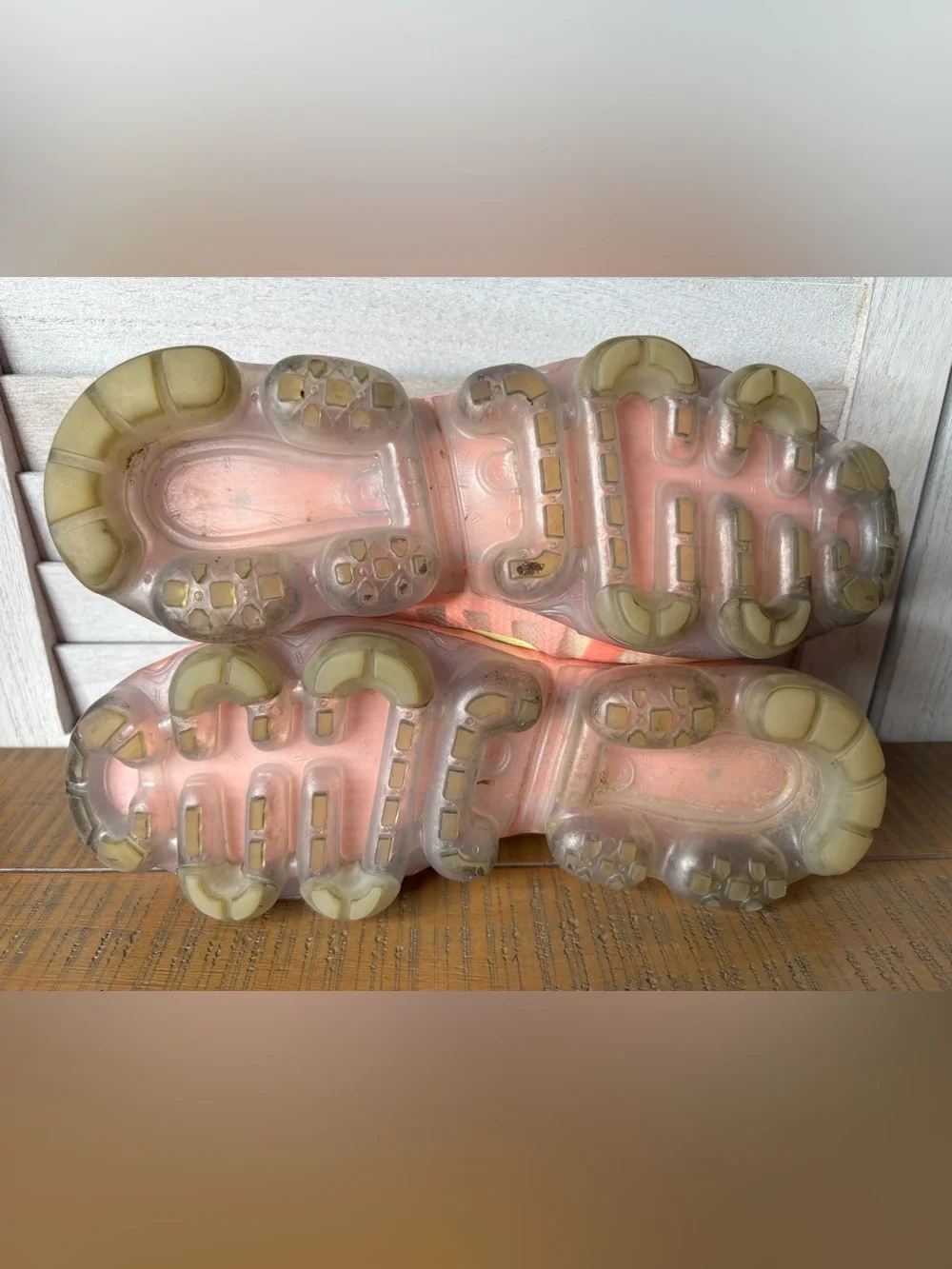 Nike Air VaporMax 2019 Pink Tint Barely Volt Neon Running Shoes Women’s Size 7
